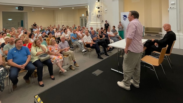 In der Bibliothek im Zentrum in Wiener Neustadt wird es im Rahmen des Literaturfestivals, das ...