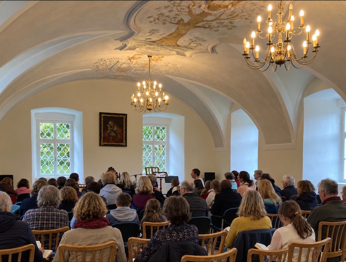 Das historische Servitenkloster am Mariahilfberg in Gutenstein verbindet Literatur mit einem ...