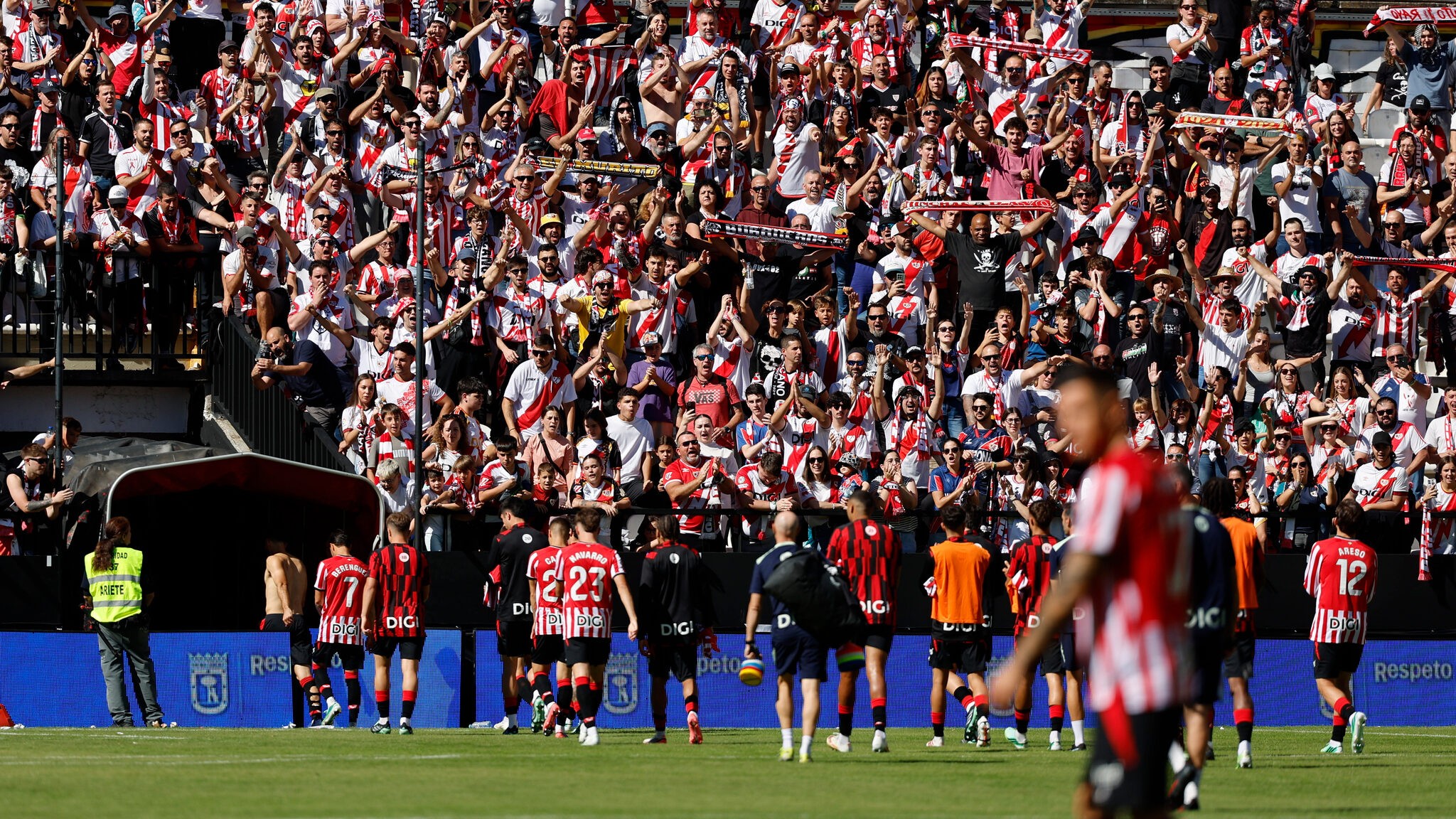 Megszakadt a LaLiga-mérkőzés Madridban a szurkolói tüntetések miatt