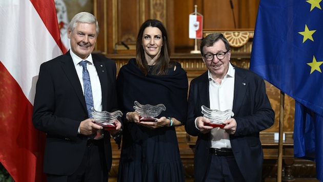 Spar-Vorstandsvorsitzender Hans K. Reisch, Olympiasiegerin Janine Flock und Seilbahner Jakob ...