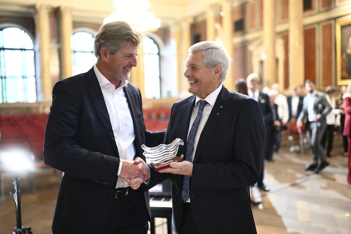 Von Kufsteiner zu Kufsteiner: Claus Meinert, Chefredakteur der „Tiroler Krone“ (links), ...