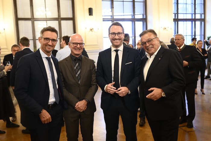 TIWAG-Vorstand Michael Kraxner, Medienexperte Peter Plaikner, LH-Stv. Philip Wohlgemuth (SPÖ) ...