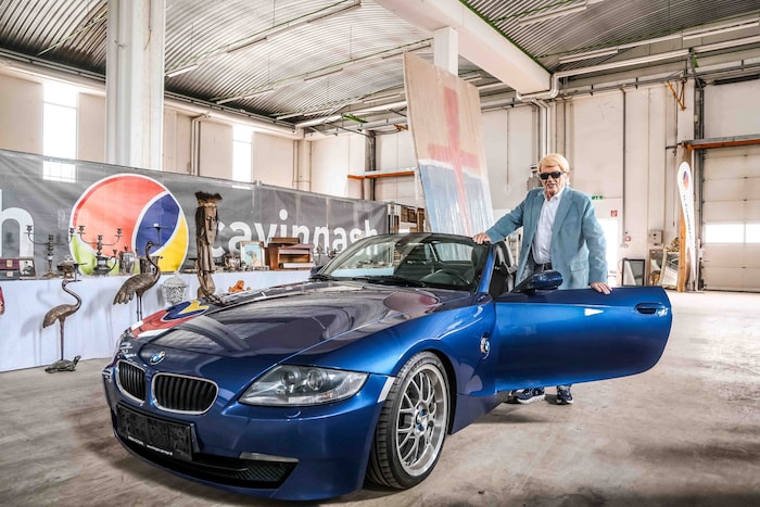 Unter den Hammer kommt unter anderem Hannelores enzianblaues BMW-Cabrio, ...