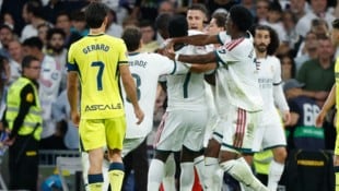Vinicius Junior musste von seinen Teamkollegen zurückgehalten werden.