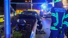 Das Auto musste von der Feuerwehr geborgen werden.