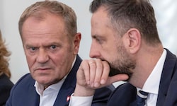 Auf Premier Tusk (li.) und Verteidigungsminister Kosiniak-Kamysz war offenbar ein Attentat ...