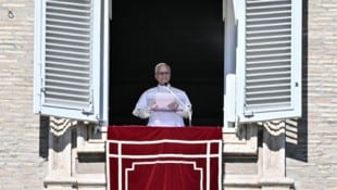 Papst Leo hat am Sonntag eine Lungenoperation wegen eines frühzeitig entdeckten Knotens ...