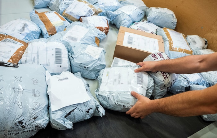 2,40 Euro pro Paket werden bei den umsatzstärksten Lieferdiensten seit Monatsbeginn fällig – ...