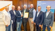 Strahlende Gesichter bei den Vertretern aus Waidhofen an der Thaya über den Solar-Staatspreis. © ...