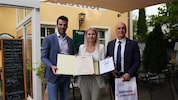 Ehrung für Zuzana Adamikova von LH-Stellvertreter Udo Landbauer und Reinhard Langthaler von der ...