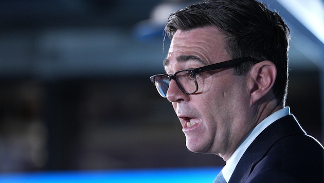 Der britische Premier Andy Burnham spricht von einer russischen Einmischung in das ...