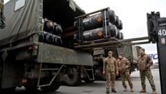Die USA drohen damit, die Waffenlieferungen an die Ukraine zu blockieren. (Archivbild)