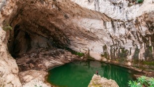 In einer Höhle auf Sardinien sitzt derzeit ein Forscher fest, nachdem ein Hangrutsch den Eingang ...