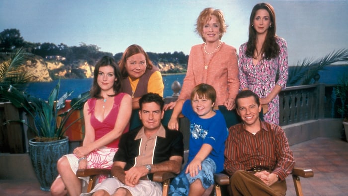 Der „„Two and a Half Men“-Cast: Melanie Lynskey, Conchata Ferrell, Holland Taylor, Marin Hinkle, ...