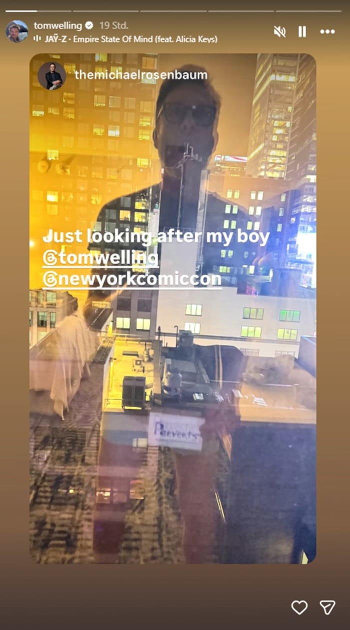 Das freche Foto seines „Smallville“-Kollegen teilte Welling schließlich in seiner ...