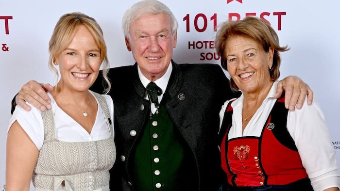 Balthasar Hauser mit Frau Magdalena und Tochter Maria (li.)