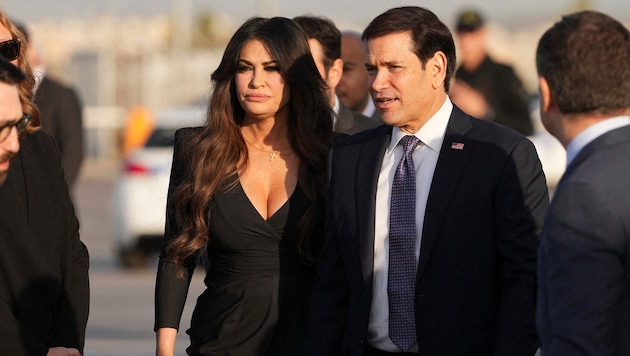 Bei seinem Griechenland-Besuch wurde Marco Rubio von Kimberly Guilfoyle begleitet. Inzwischen ...