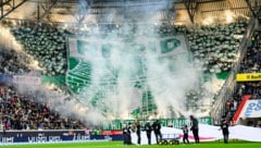 Der mit 1900 Fans ausverkaufte Rapid-Sektor war freilich im Feier-Modus.