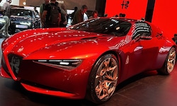 Das „rote Herz“ bringt das Blut in Wallung: Der „Cuorerosso“ ist eine Studie von Alfa Romeo. Mit ...