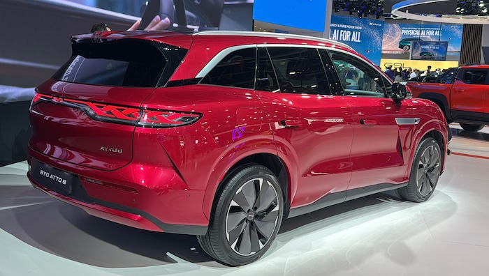 Die Optik ist weniger spannend als die Technik darunter: BYD bringt mit dem Atto 8 sein erstes ...