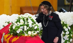Königin Sonja wird auf der offiziellen Seite der norwegischen Royals nicht mehr als Teil des ...