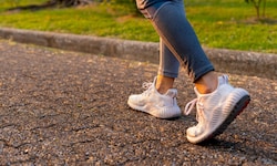 Die Frau wurde beim Joggen von hinten gepackt und zu Boden gerissen. (Symbolbild)