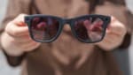 Smartglasses an Schulen? Der Bildungsminister lässt jetzt ein Verbot prüfen. © euro