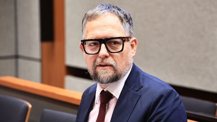 René Benkos Verteidiger Norbert Wess.