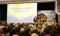 Viele kamen zur Vollversammlung, ging es doch um die Zukunft einer ganzen Region.