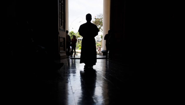Die Kirche hat nicht restlos geregelt, was passiert, wenn ein Papst länger ausfällt. Im Bild: ...