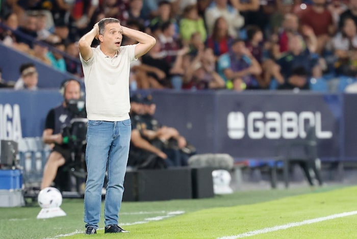 Levante-Coach Luis Castro
