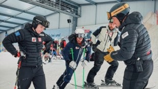 Ski Austria/Thomas Zangerl Die Athleten der EC3-Trainingsgruppe sind begeistert von der Arbeit mit Trainer Matthias Mayer ...