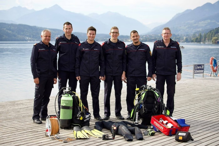 Von links nach rechts: BFK Kurt Schober, GFK Hannes Zeber, Taucher Jonas Meixner, Alexander ...