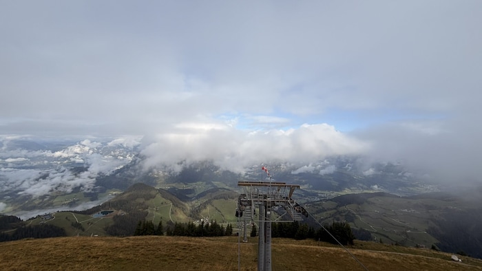 Auch bei Nebel hat die Berglandschaft rund um die Hohe Salve ihren ganz eigenen Charme.