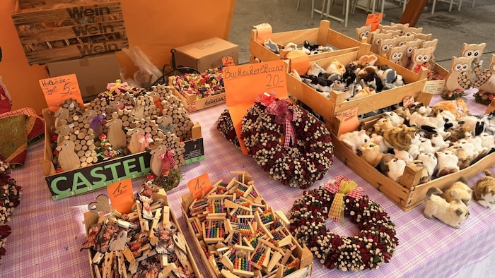 Auch handgemachte Dekorationen und kleine Mitbringsel gibt es am Wochenmarkt zu entdecken.