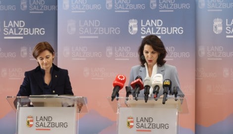 Landeshauptfrau Karoline Edtstadler (re.) und Marlene Svazek halten sich mit neuen Belastungen ...