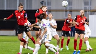 Österreichs Frauen-Nationalmannschaft darf weiter von der WM träumen. 