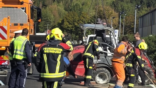 Bei einer Kollision auf der B39 wurden am Dienstag zwei Personen verletzt.