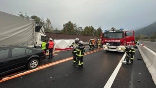 Die Autobahn musste komplett gesperrt werden.