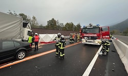 Die Autobahn musste komplett gesperrt werden.