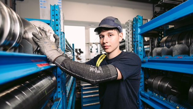 Manuel fertigt Komponenten für Industrieanlagen und schätzt den starken Teamgeist bei der ...