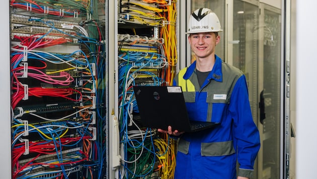 Technisches Verständnis und Teamarbeit sind in Julians Ausbildung täglich gefragt.