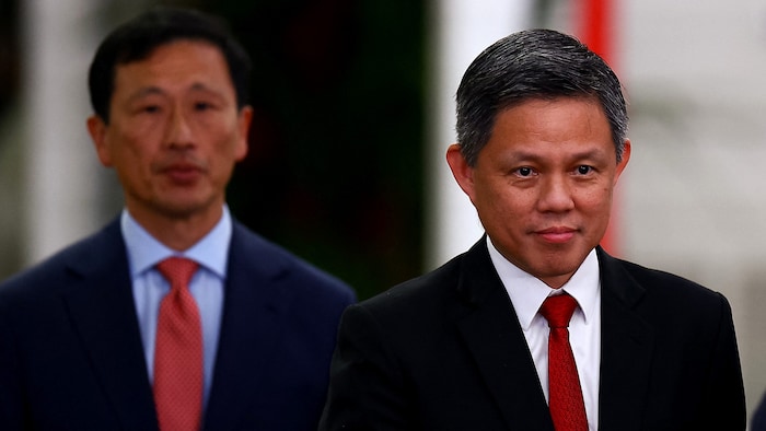 In Singapur (hier im Bild Verteidigungsminister Chan Chun Sing Gesundheitsminister Ong Ye Kung) ...