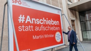 Oberösterreich SPÖ-Vorsitzender Martin Winkler präsentiert die neue Kampagne seiner Partei und ...
