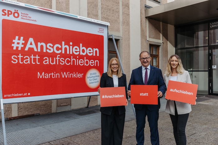 Trudenberger (li.), Winkler und Sperz präsentierten neue SPÖ-Kampagne: Plakatiert wird ab ...