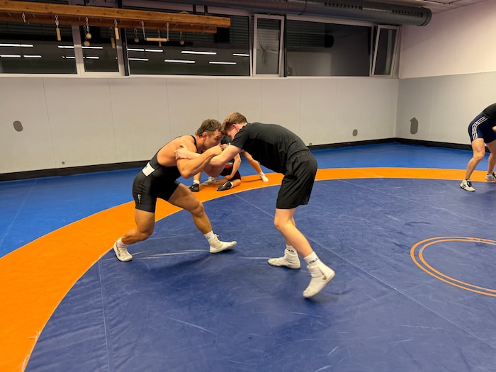 Maxi beim Training mit seinem Teamkollegen Michael Wagner.