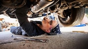 Ob in der Werkstatt oder für Selbstschrauber: Autoteile gehen deutlich mehr ins Geld als früher.