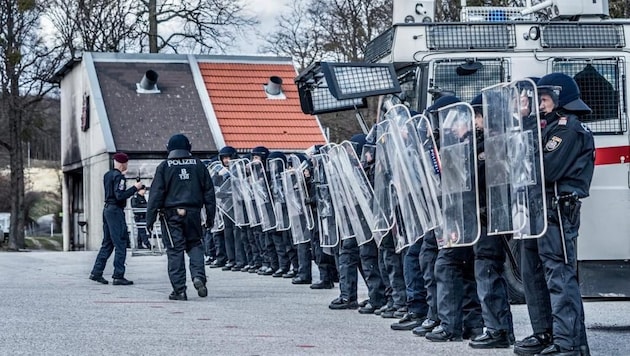 Die Polizei ist für spezielle Einsätze wie bei Demos oder Sportevents gut aufgestellt. Der ...