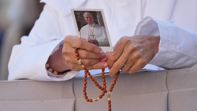 Zahlreiche Gläubige weltweit beteten für die rasche Genesung des Pontifex.