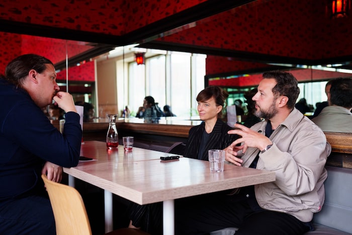 Die Regisseure Johanna Moder und Daniel Prochaska im Gespräch mit „Krone“-Redakteur Fröwein